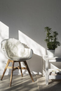 Combinar texturas y materiales en el salón scandinave